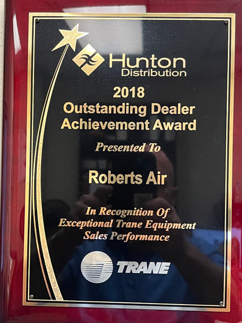 Hunton Distribution 2018 Award